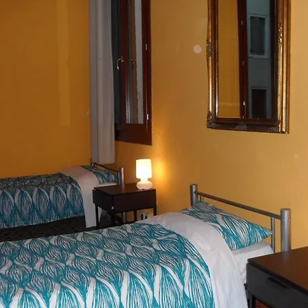 Hostel Youth Palace Venice