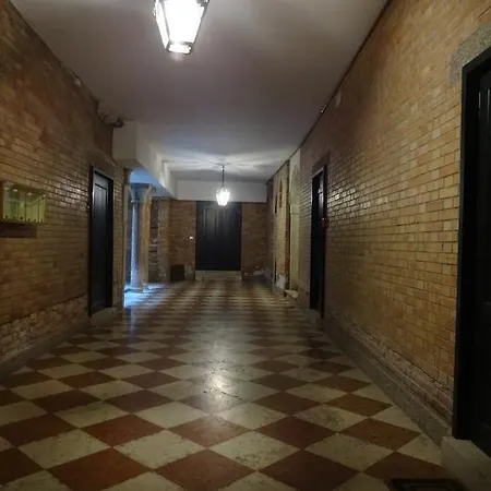Hostel Youth Palace Venice