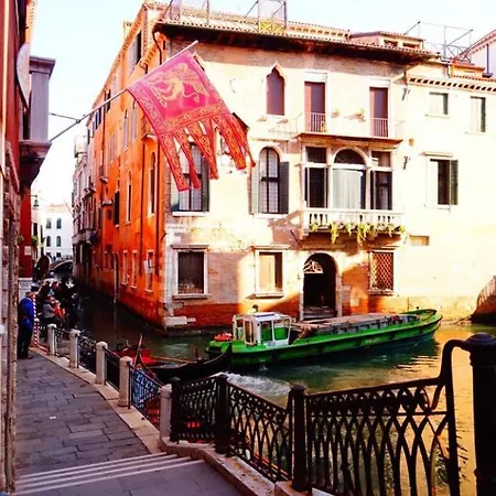 Youth Palace Hostel